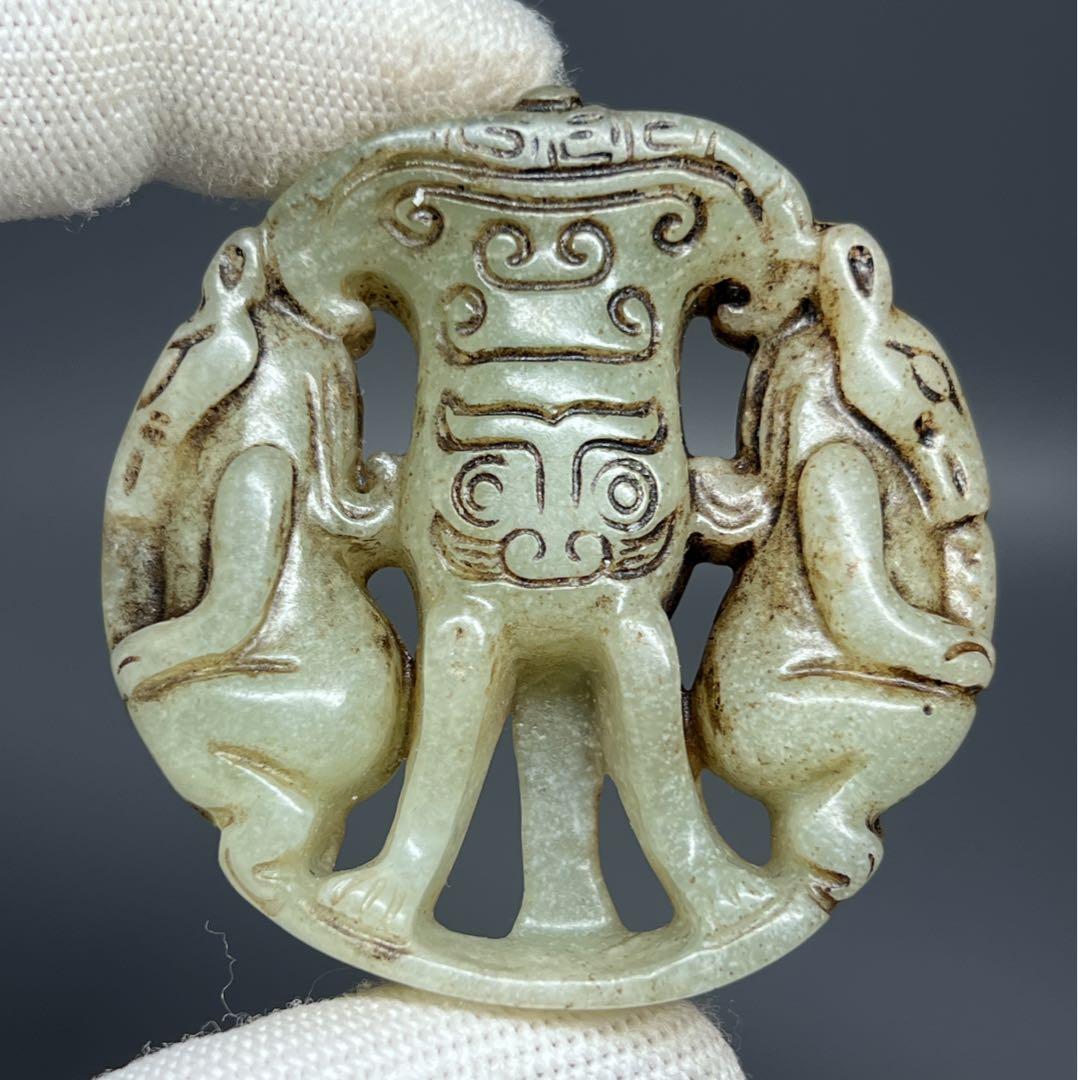 時代物　中国古美術品　古玉　両面彫　唐物　和田古玉　骨董品　縁起物　置物　彫刻