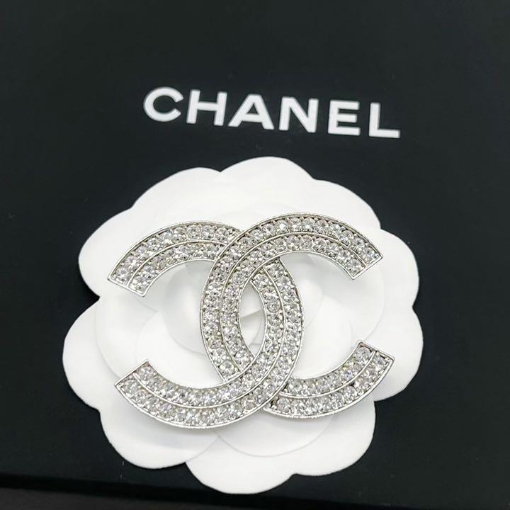 693 ヴィンテージシャネルCHANELボタンブローチ 堅実な究極の