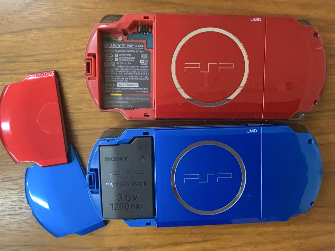 PSP-3000 本体（青・赤）充電器・ケース・メモリーカード付き