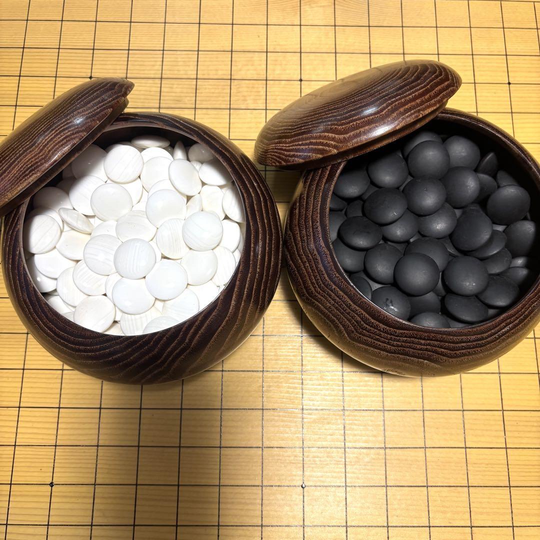 【良品】囲碁 黒石（那智黒）白石（蛤） 碁笥付き