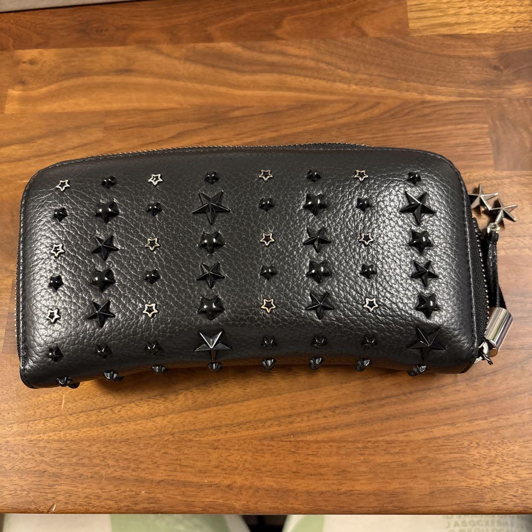 JIMMY CHOO 星スタッズと星チャーム付き長財布 黒 - メルカリ