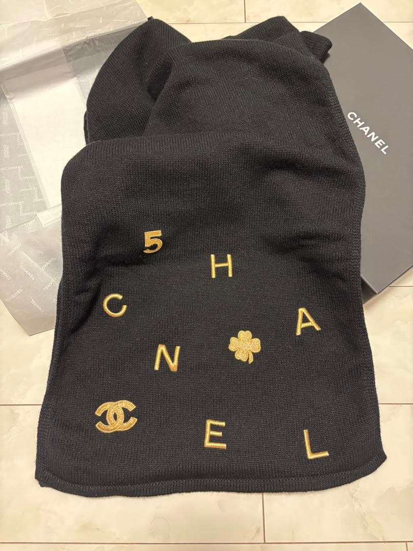 CHANEL ブラックニットスカーフ