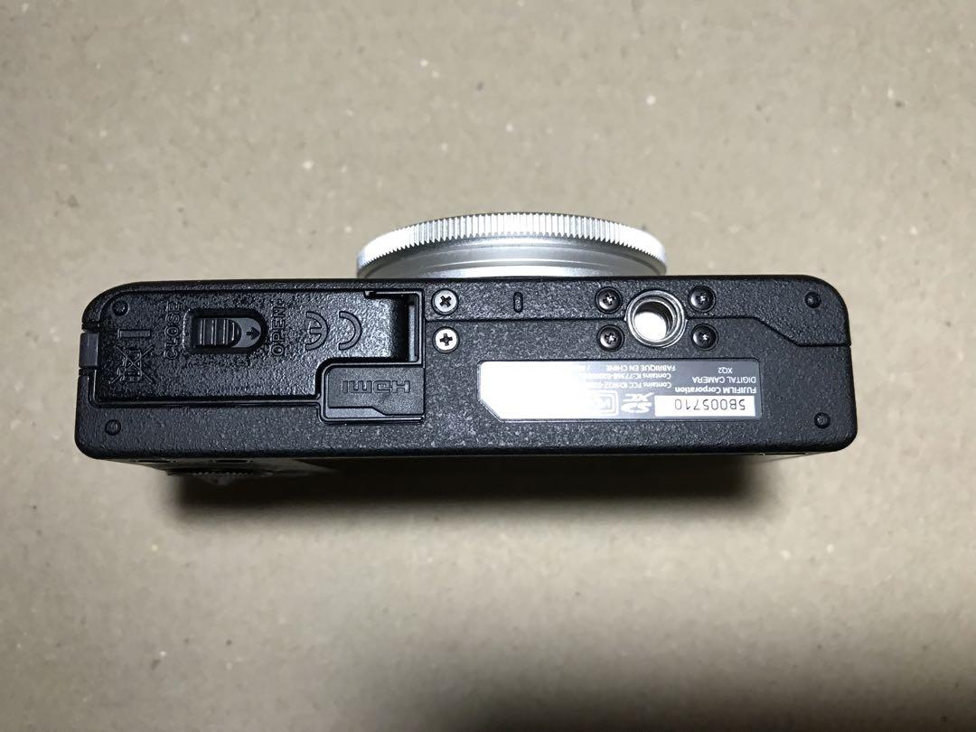 FUJIFILM XQ2 コンパクトデジタルカメラ　美品！