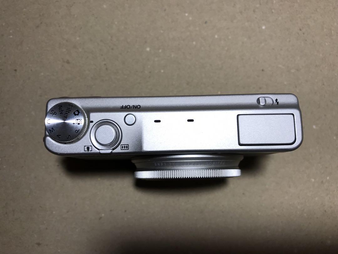 FUJIFILM XQ2 コンパクトデジタルカメラ　美品！
