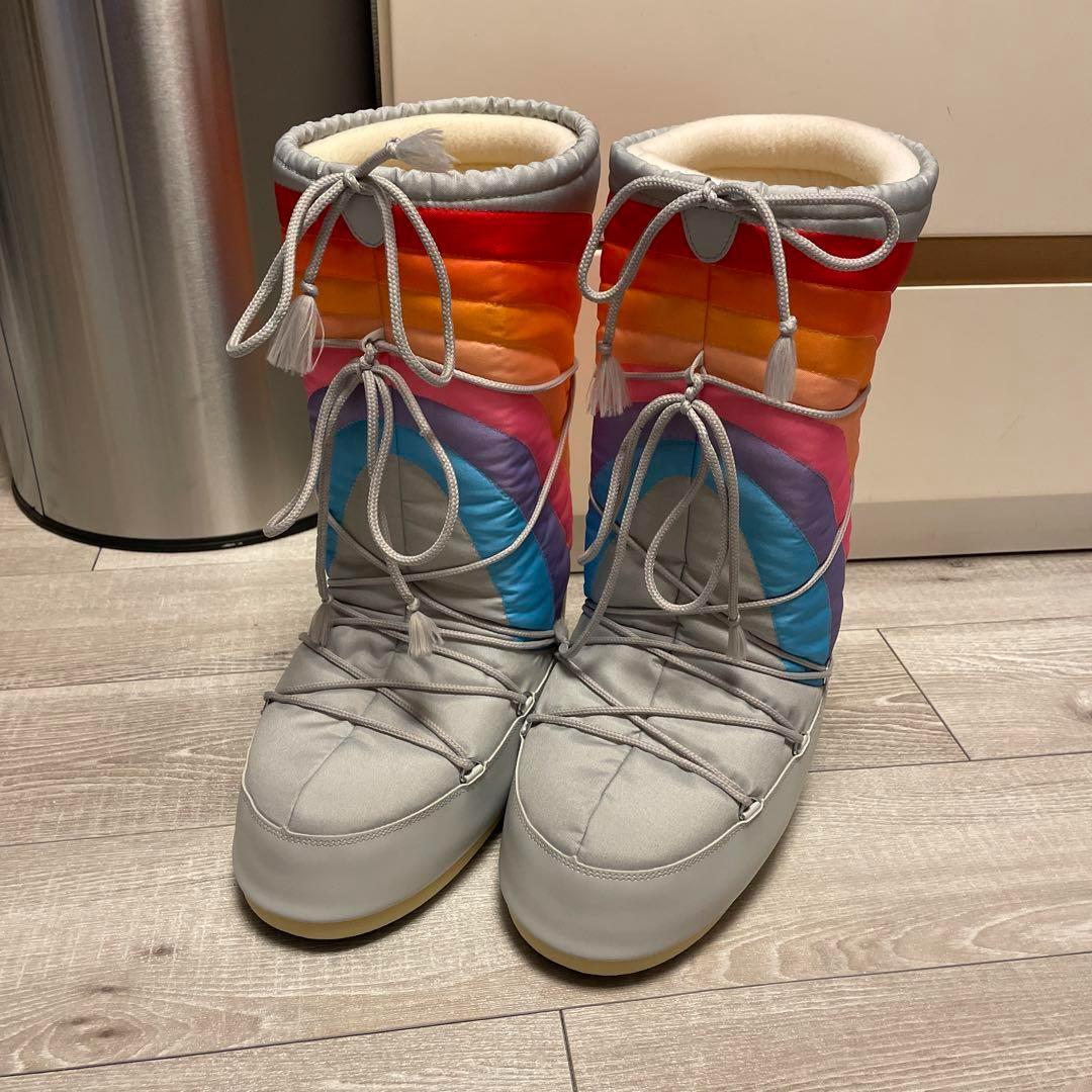 MOON BOOT