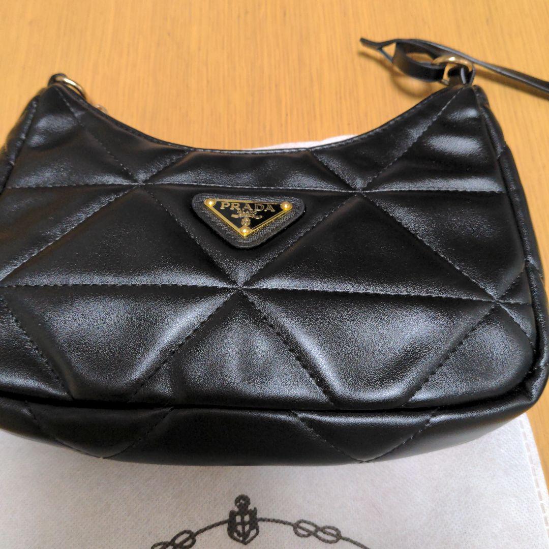 PRADA ブラック キルティング ショルダーバッグ 14,000円