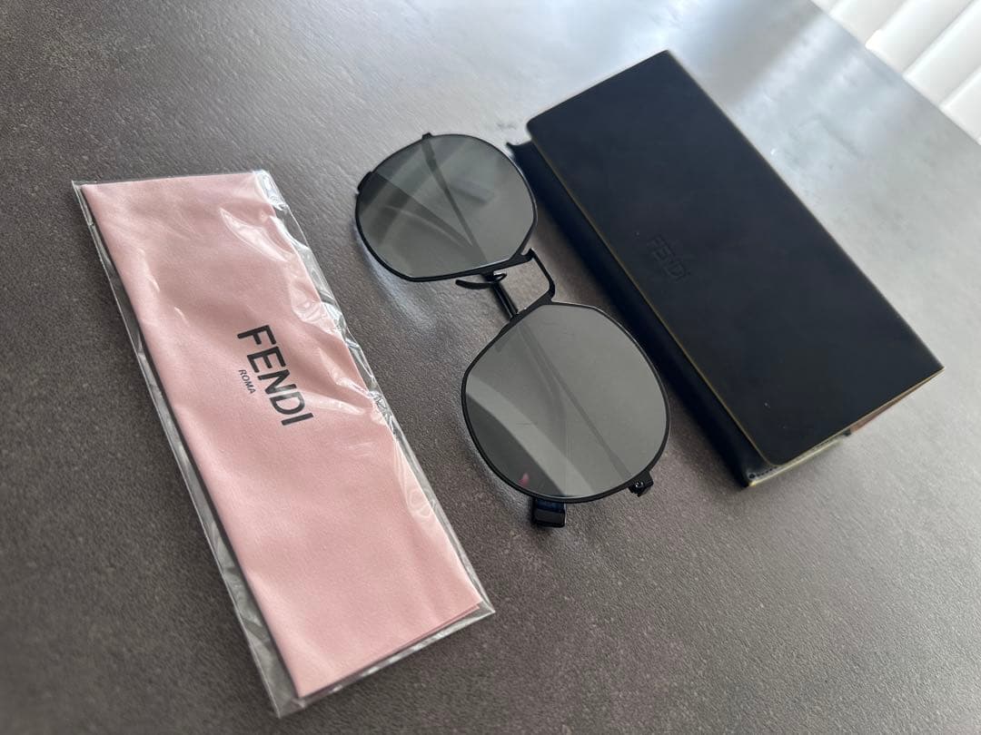 FENDI 男女兼用サングラス