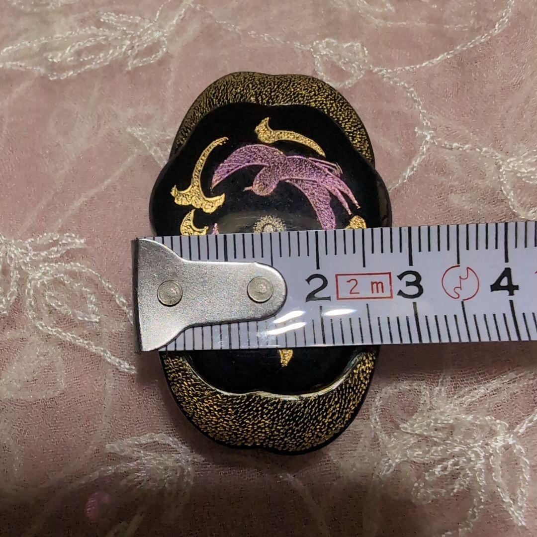 本鼈甲沈金蒔絵帯留