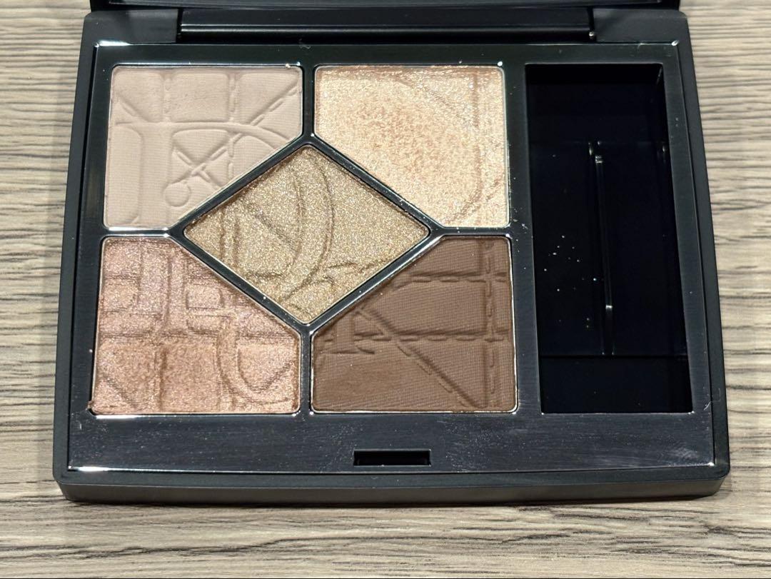 Dior サンククルール 647 シルクトープ 限定