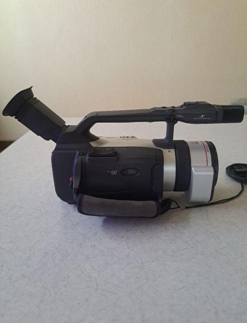 Canon ビデオカメラ本体 100倍ズーム 3ccd GL2 ジャンク品 Canon ビデオカメラ本体 100倍ズーム 3ccd GL2 ジャンク品
