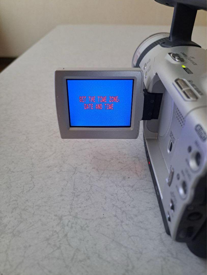 Canon ビデオカメラ本体 100倍ズーム 3ccd GL2 ジャンク品 Canon ビデオカメラ本体 100倍ズーム 3ccd GL2 ジャンク品