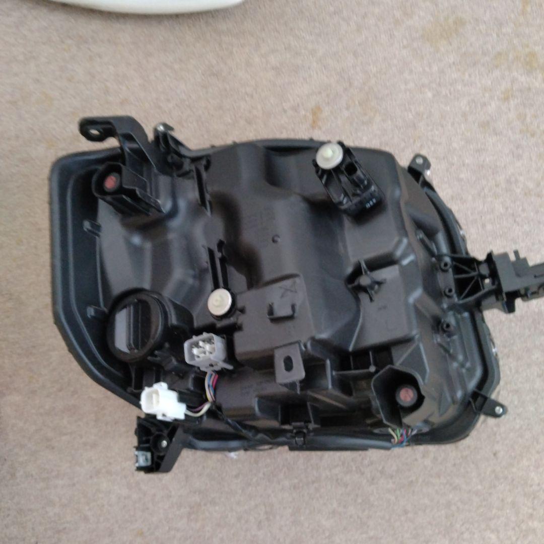 ムーヴキャンバス 左LEDヘッドライト LH 81150-B2B90- ムーヴキャンバス 左LEDヘッドライト LH 81150-B2B90-