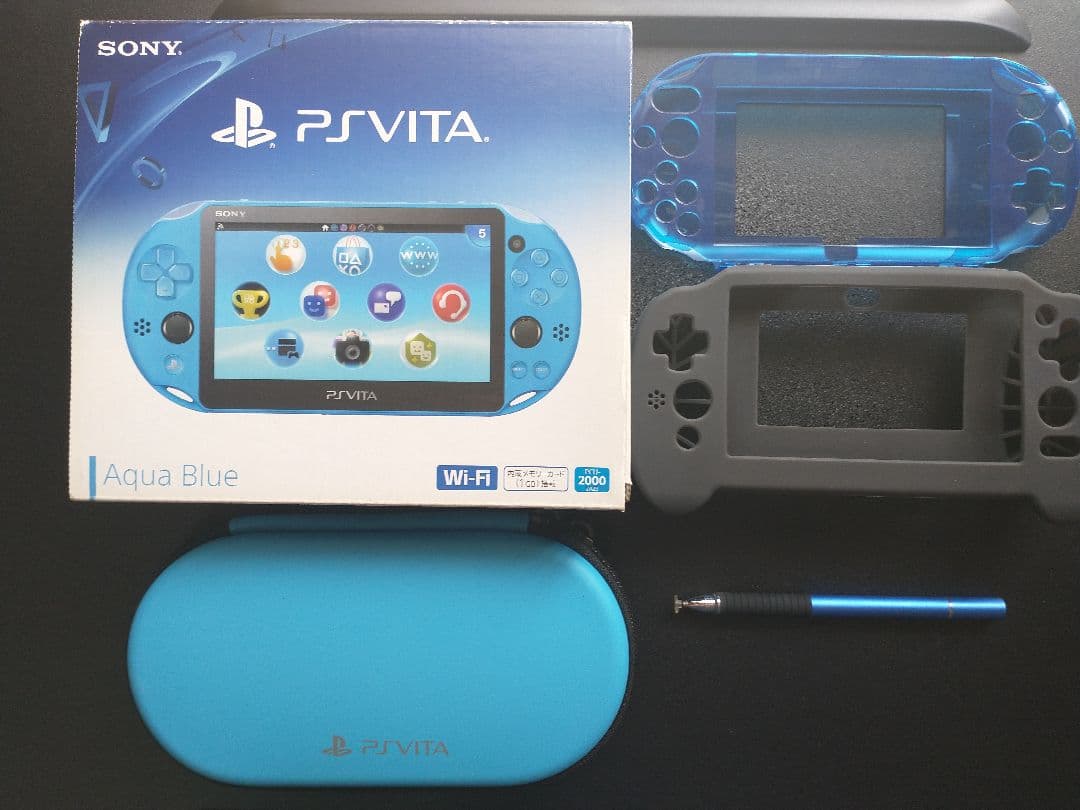 【美品】PlayStation Vita PCH-2000＋付属品セット