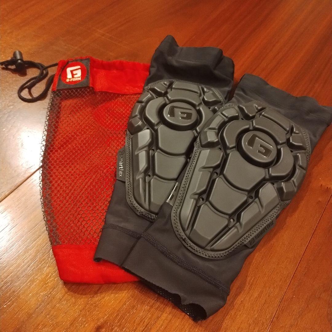 G-FORM PRO-X3 YOUTH ニーパッドBlack S/M