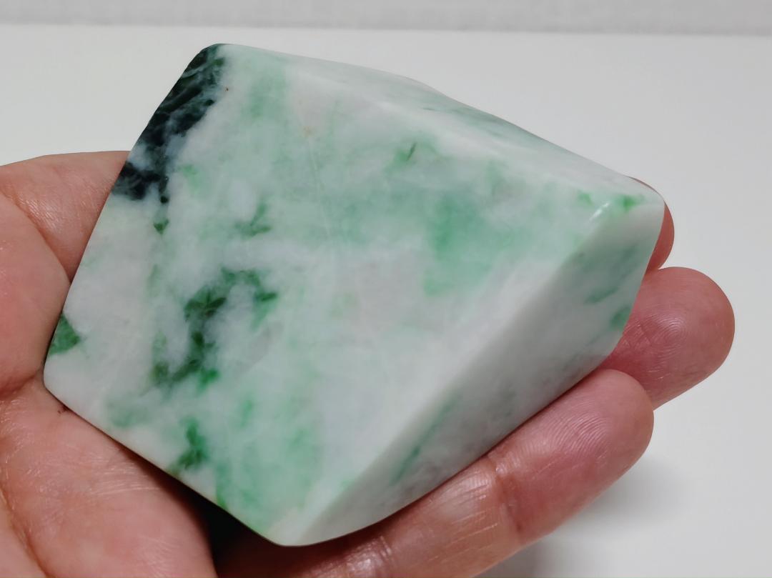 白緑 232g 翡翠 ヒスイ 原石 鑑賞石 自然石 誕生石 鉱物 鉱石 水石