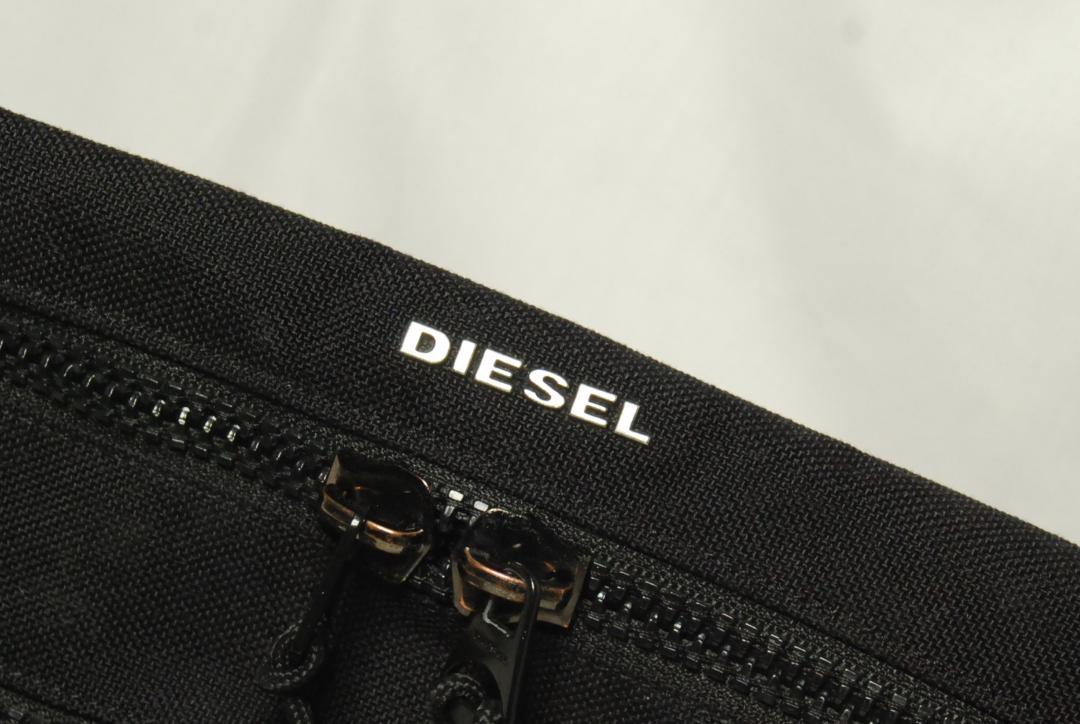 t*a様 DIESEL Bodybag ディーゼルメタルロゴ ダブルチャック　ブ