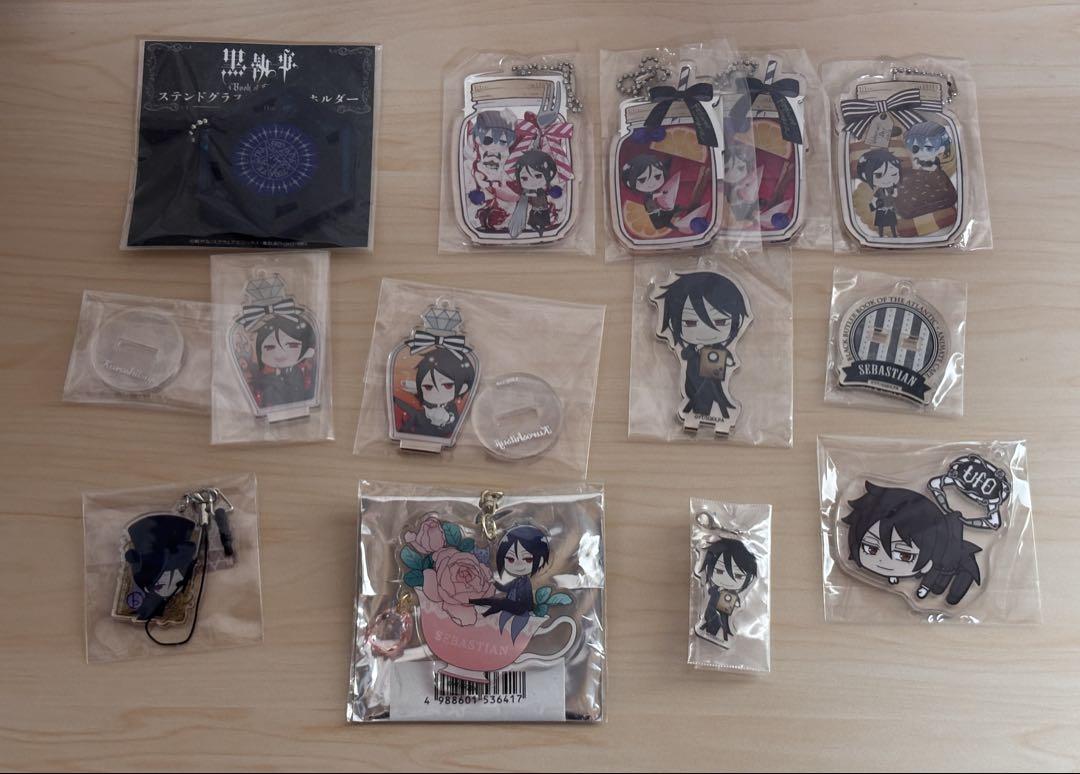 黒執事 缶バッジ アクキー アクスタ まとめ 黒執事 セバスチャン 缶バッジ アクキー アクスタ まとめ - メルカリ