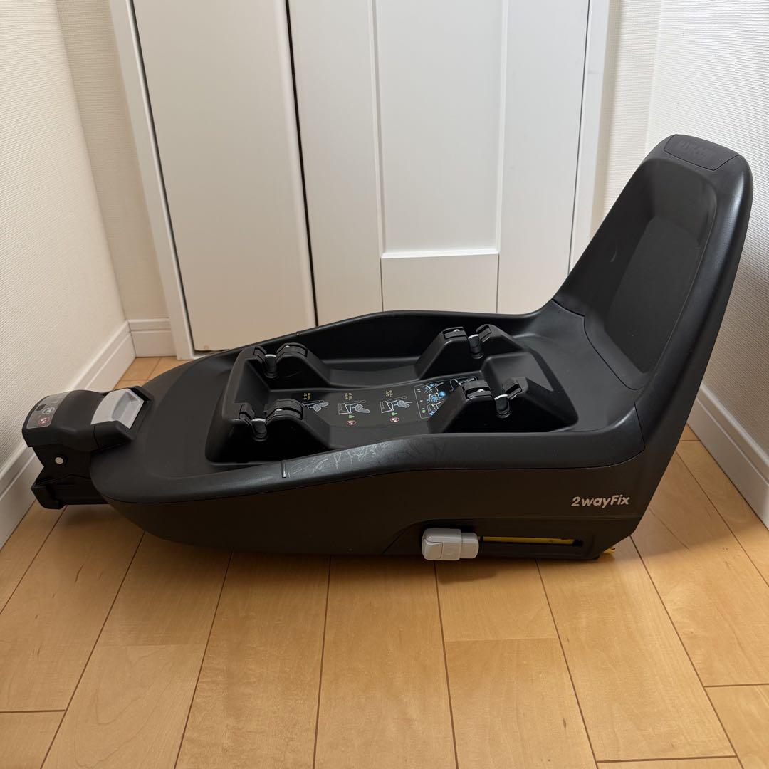 美品　マキシコシ　2wayfix ISOFIXベース　チャイルドシート