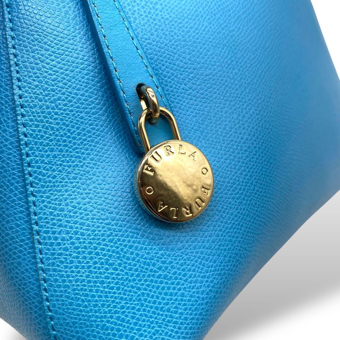 【良品】フルラ ショルダーバッグ 2way パイパー レザー ブルー M