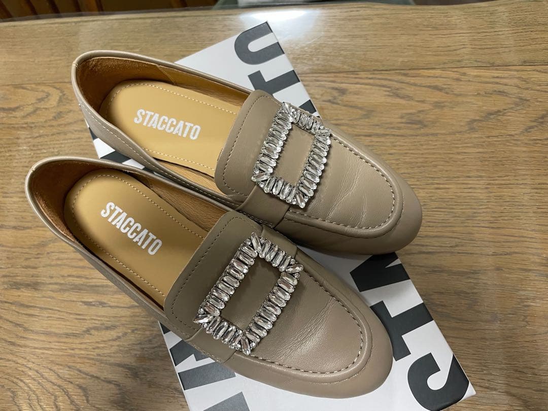 STACCATO ベージュ ローファー