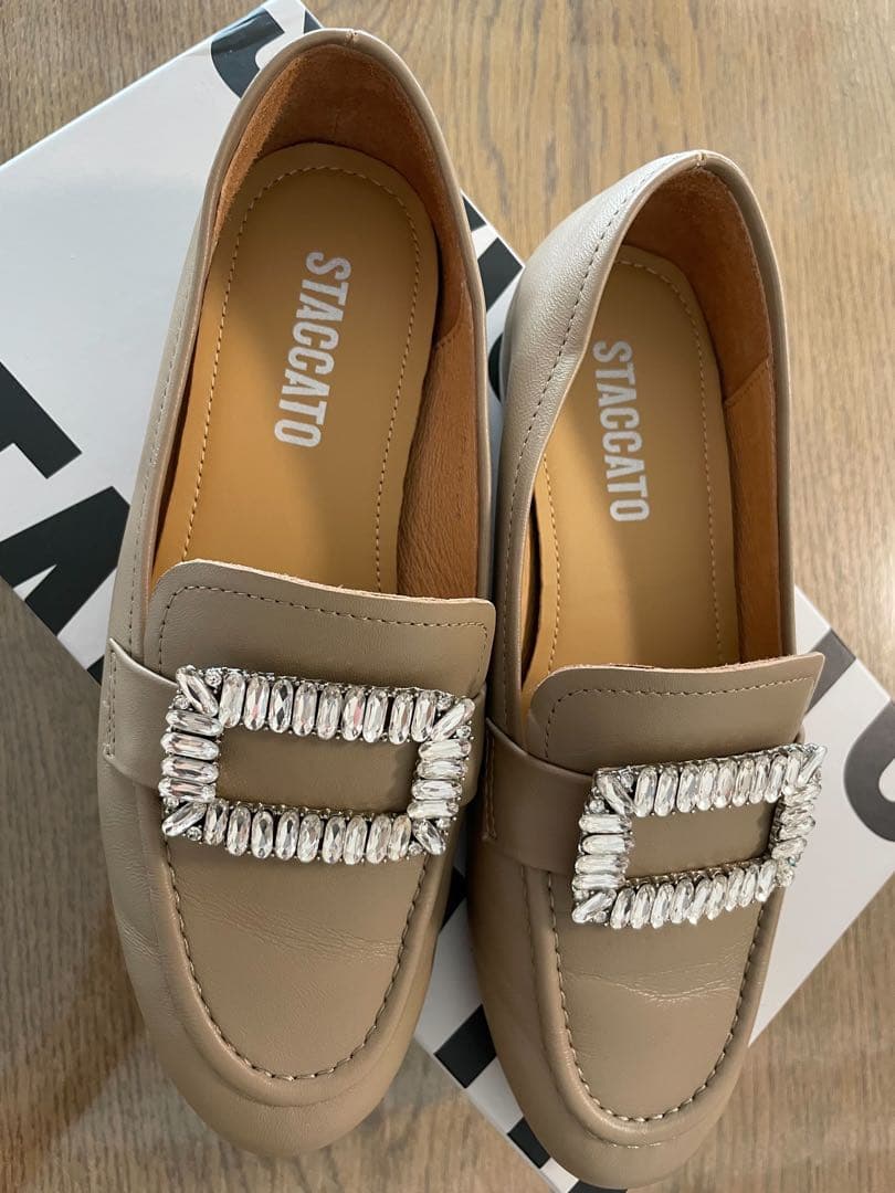 STACCATO ベージュ ローファー