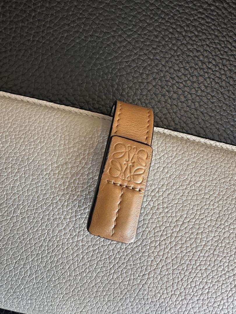 LOEWE ロエベ バーティカル 長財布 クリーム レザー