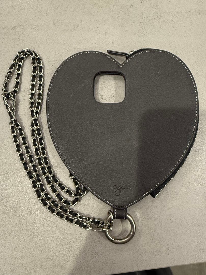 ajew ハート型ブラック　iPhone14pro