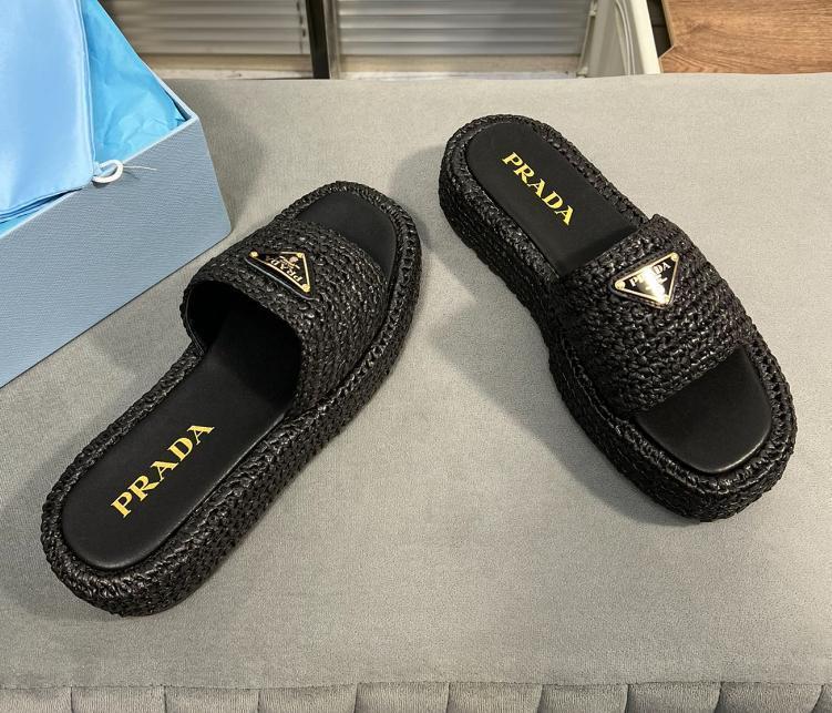 人気商品 ブラック ウェッジサンダル 37