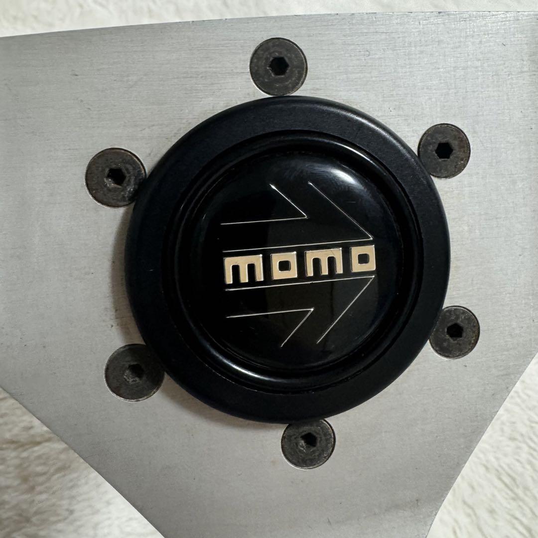 人気　momo　ウッドステアリング　ホーンボタン　ボス付