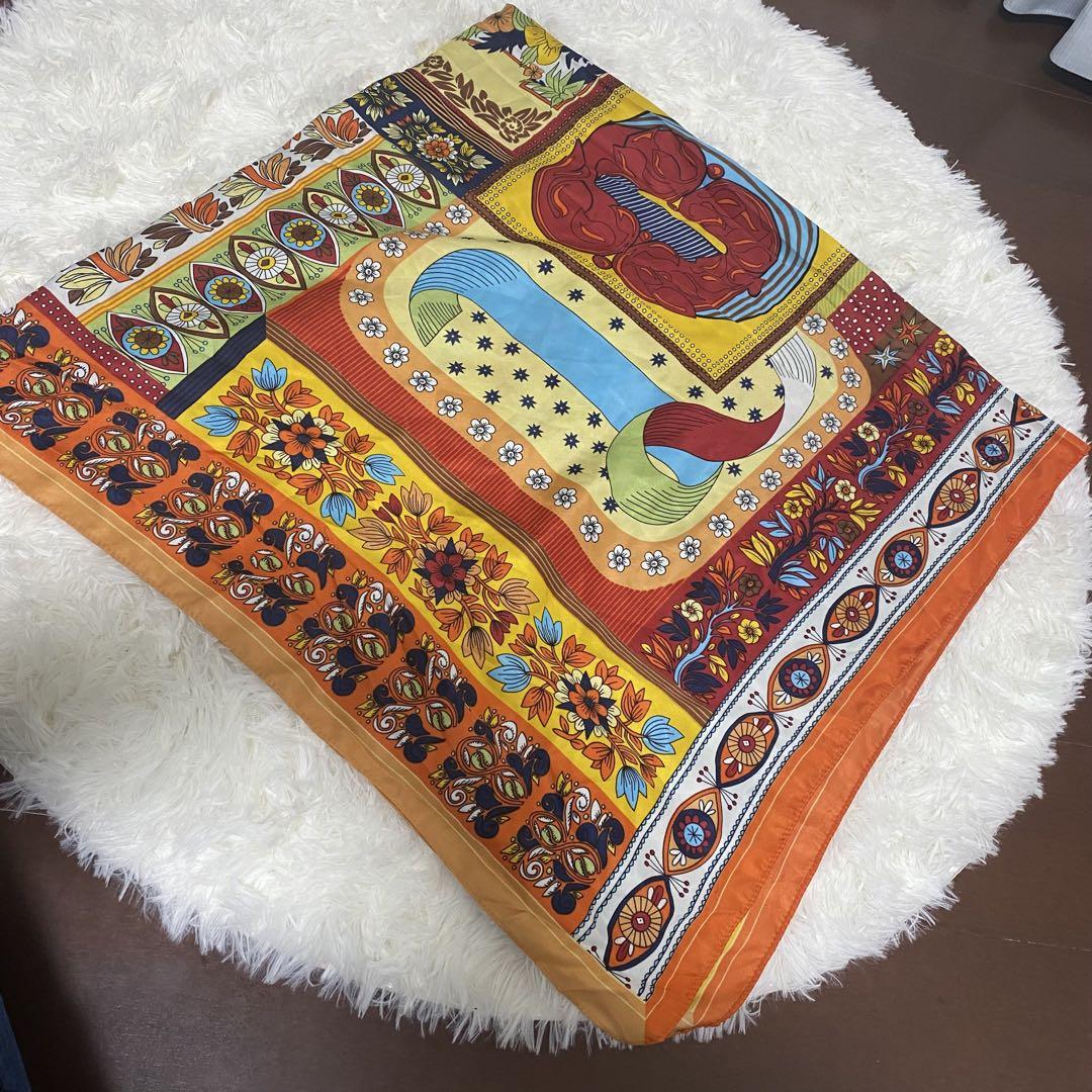 スペインで購入 カラフル花柄スカーフ 約123cm