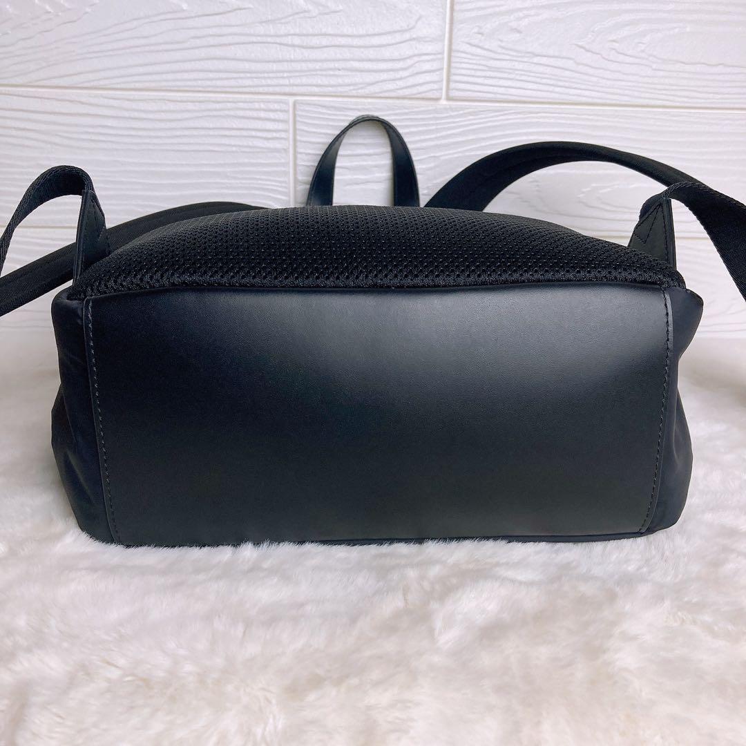 美品☆FURLAフルラ ナイロン リュック バックパック ブラック