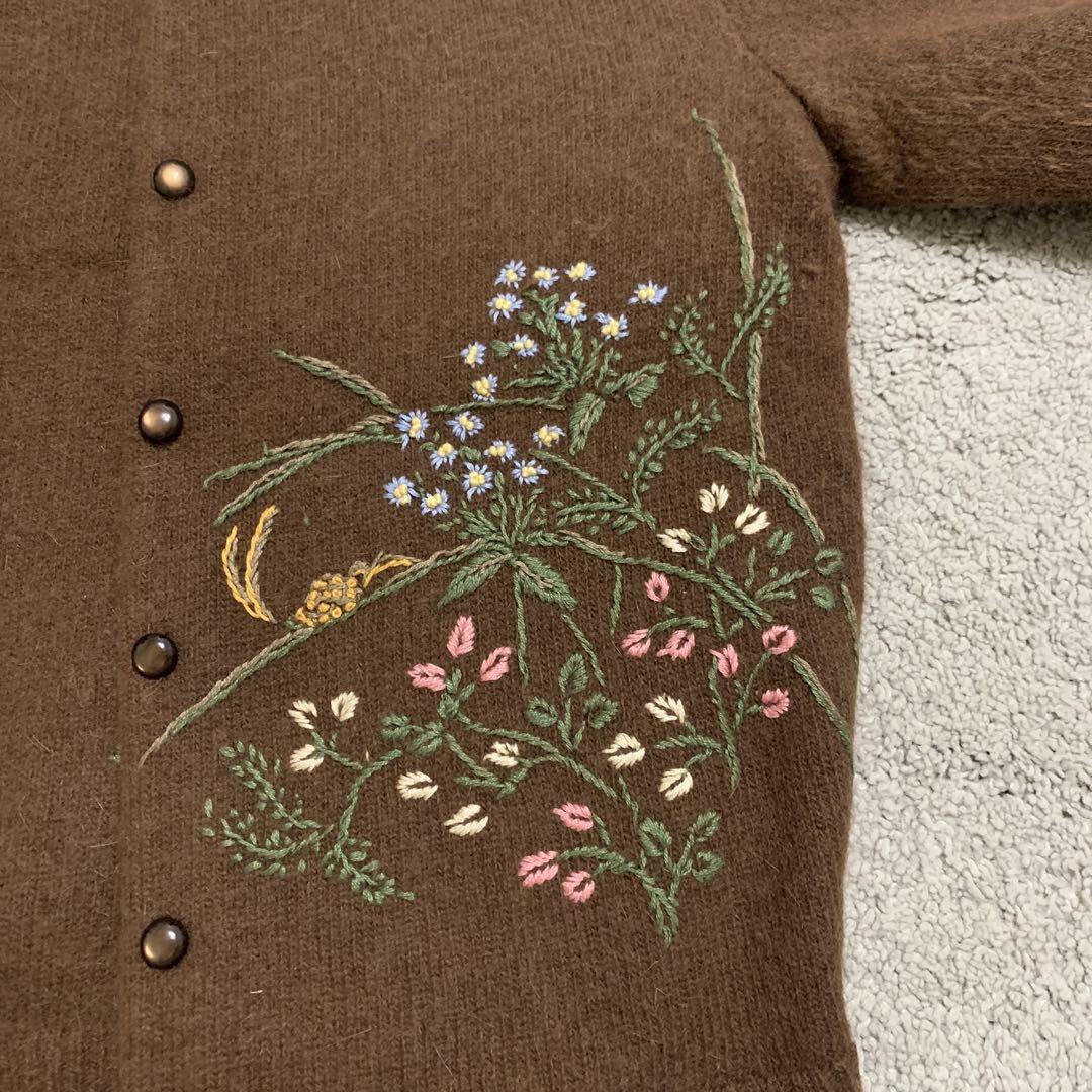 ケイタマルヤマ　花柄刺繍ツインニット