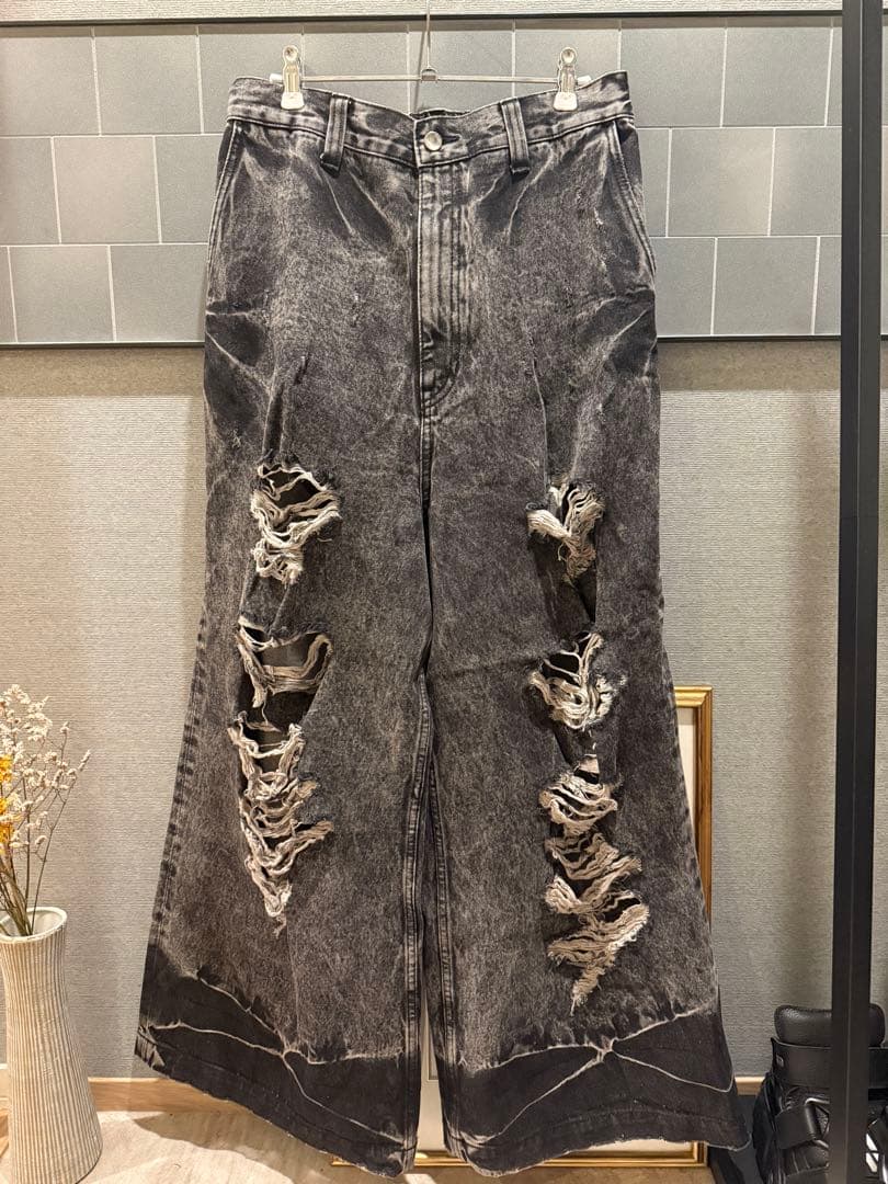 MAISON SPECIAL　ダメージデニム