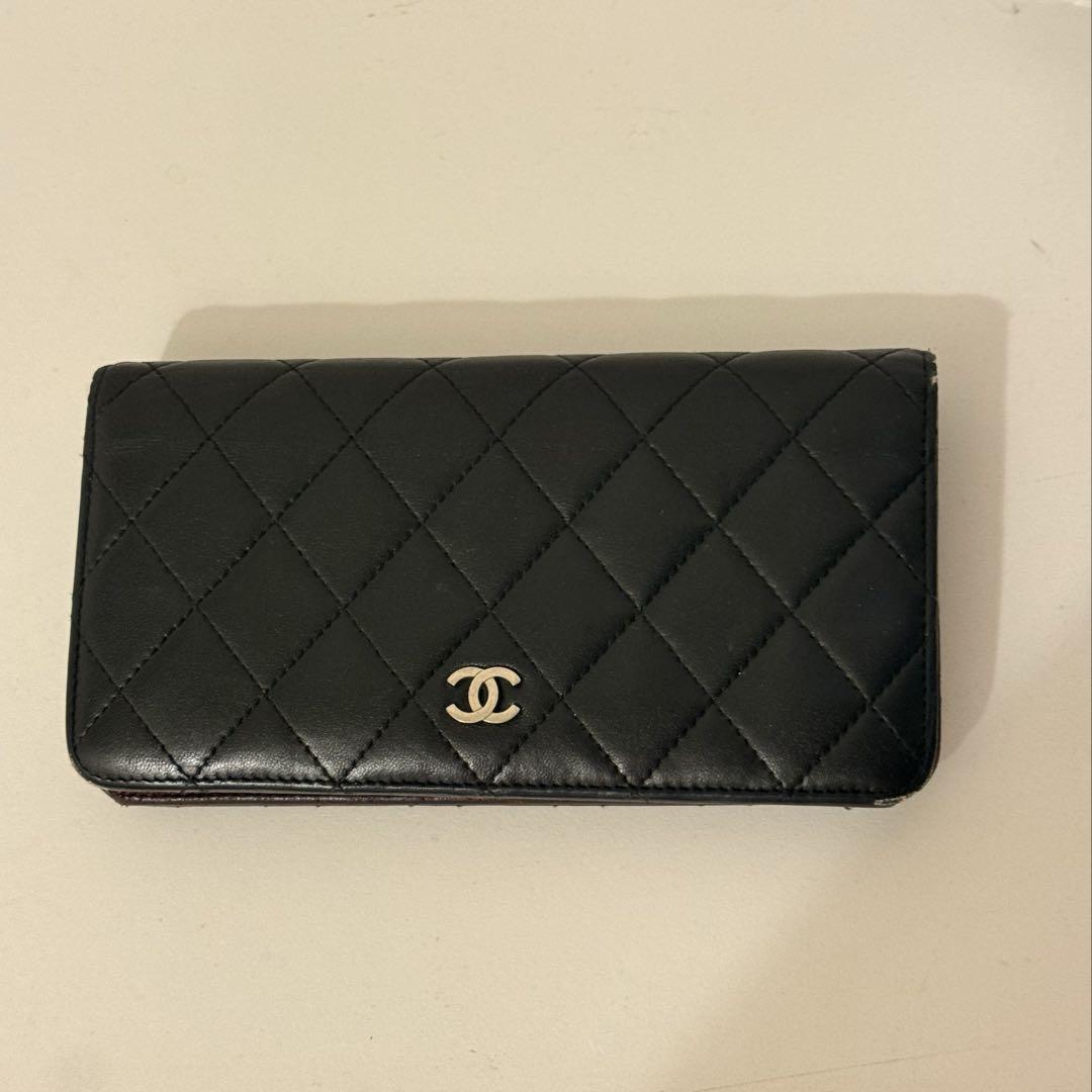 Chanel 黒 キルティング 二つ折り財布 - メルカリ