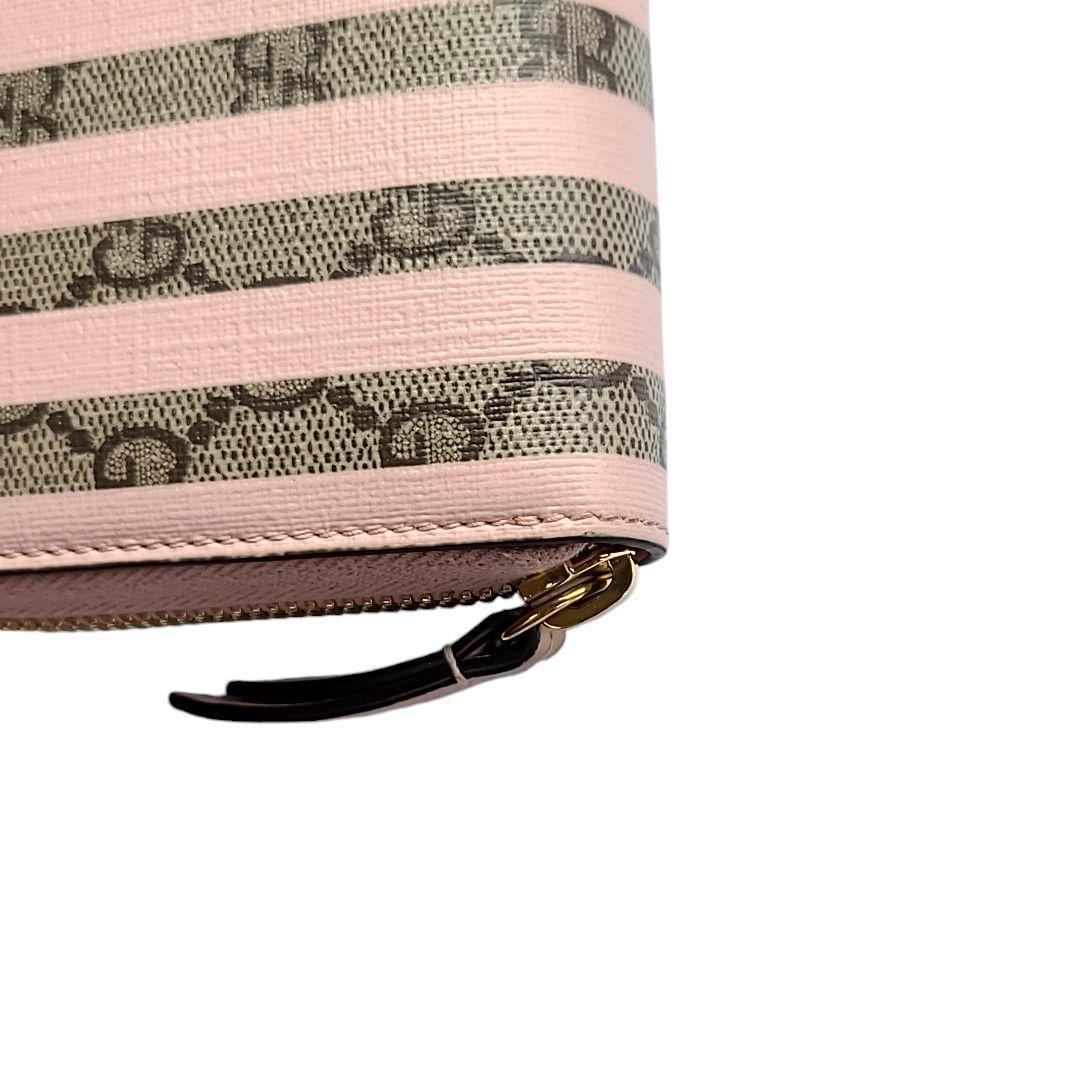 GUCCI　長財布　レディース　ラウンドファスナー　ジップウォレット　二つ折り