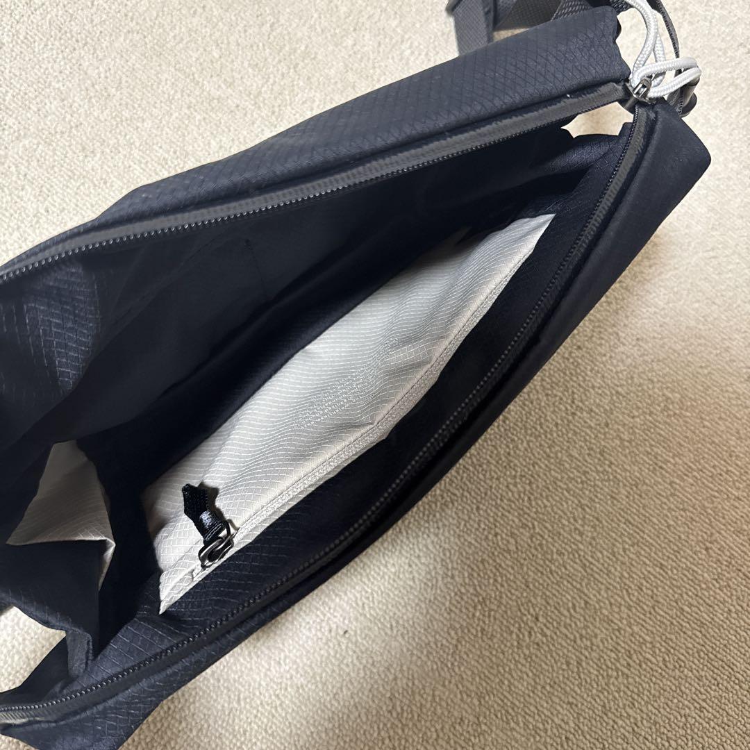 bellroy ボディバッグ 黒