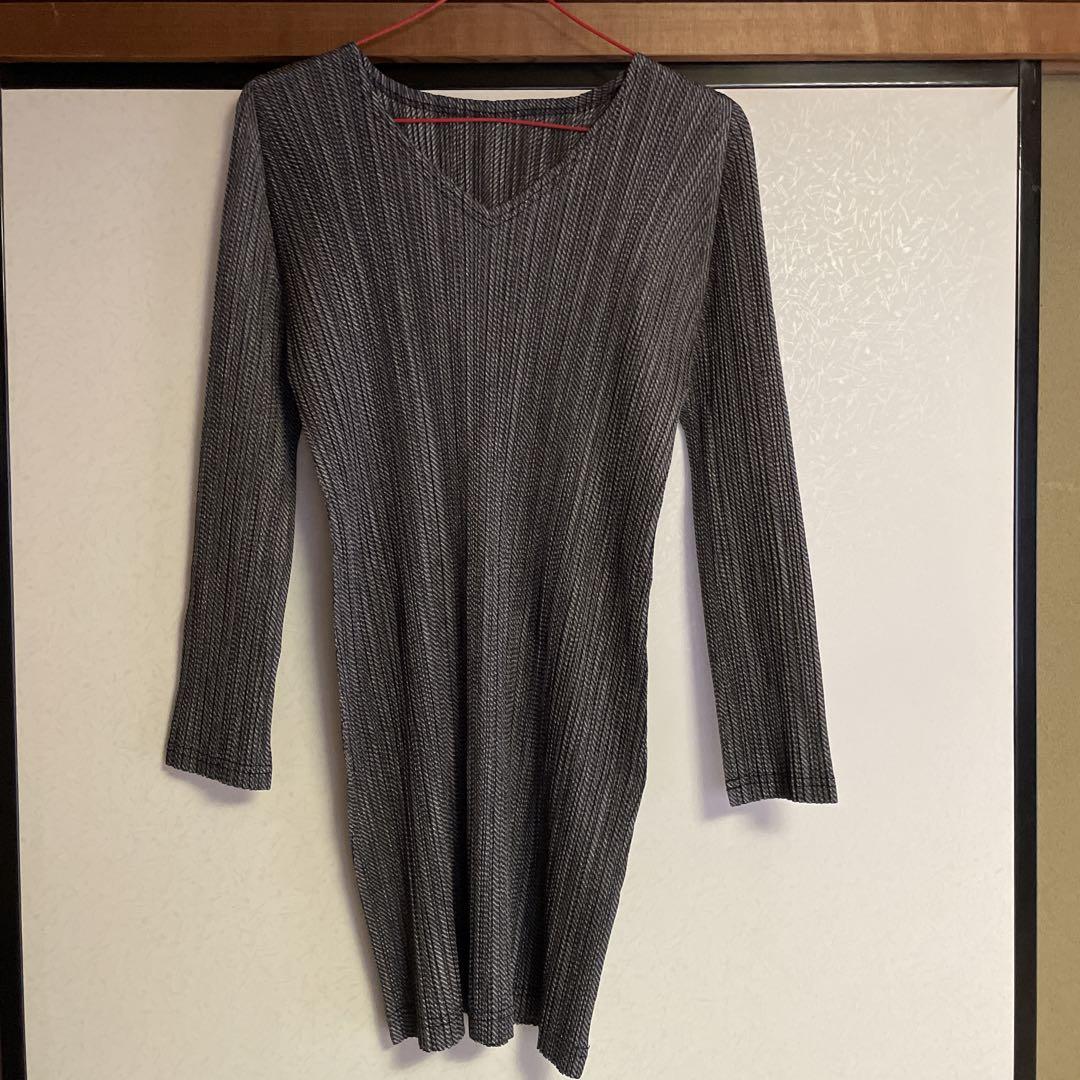 プリーズプリーズイッセイミヤケ　pleats please Vネックチュニック