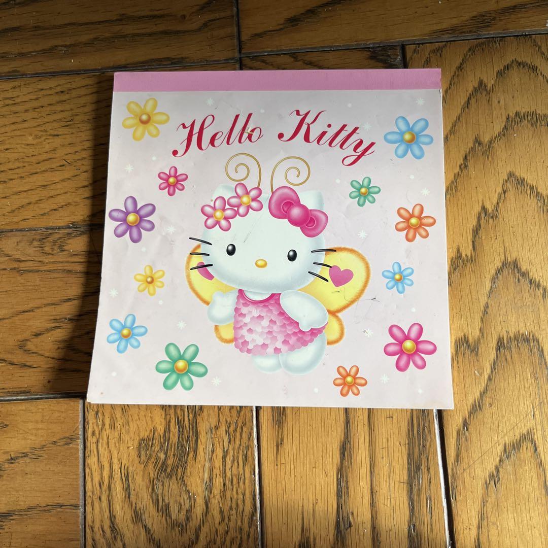 ☆Hello kitty☆ハローキティ 花と蝶のデザイン、メモ帳☆