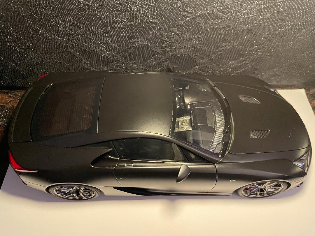 美品箱付きAUTOart オートアート レクサスLFA 1/18 マットブラック