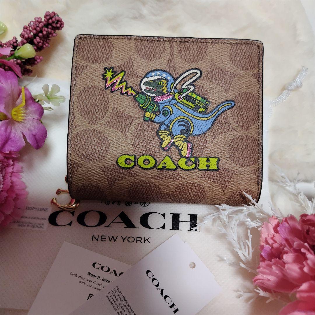 限定セール！！】COACH 財布 恐竜 レキシー シグネチャー - メルカリ