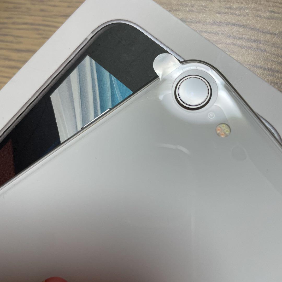 iPhone SE 第2世代 64GB SIMフリー ホワイト - メルカリ iPhone SE 第2世代 64GB SIMフリー ホワイト - メルカリ