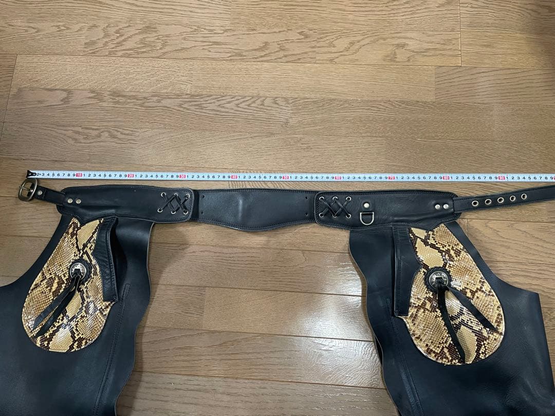 Funnyウェスタンレザー チャップス ヘビ革カスタム品