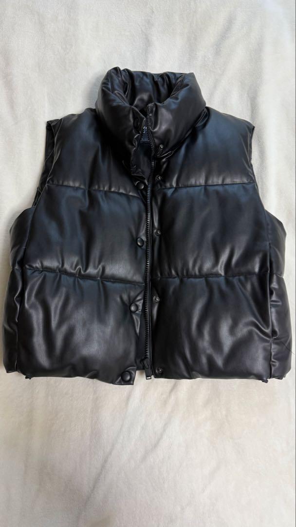 ZARA 黒 ダウンベスト 合成皮革