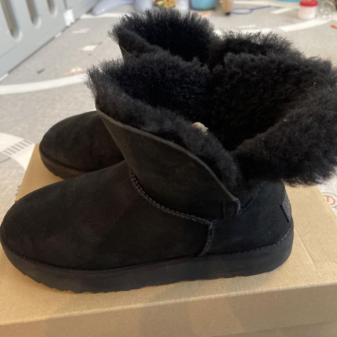 UGG
