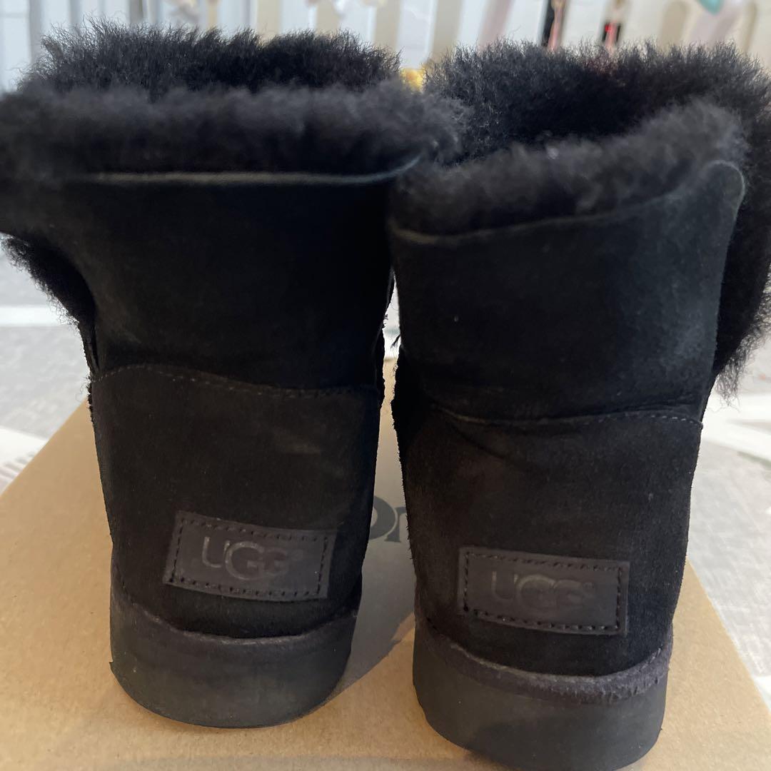 UGG