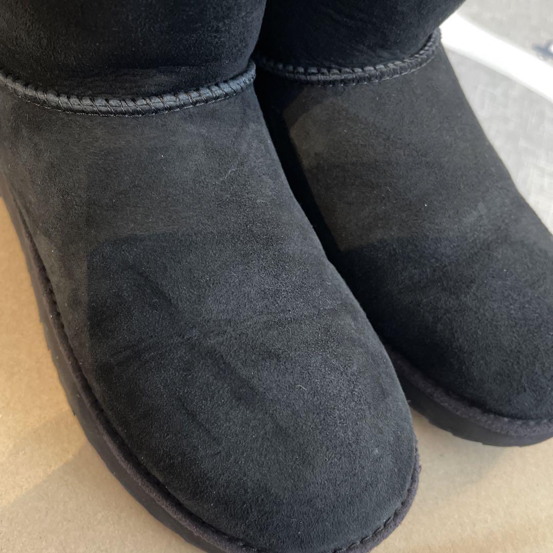UGG