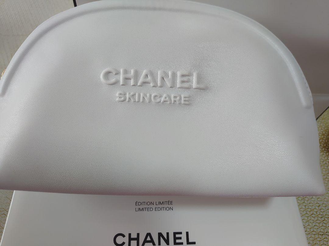 CHANELシャネル☆ポーチ(白) - メルカリ CHANELシャネル☆ポーチ(白) - メルカリ