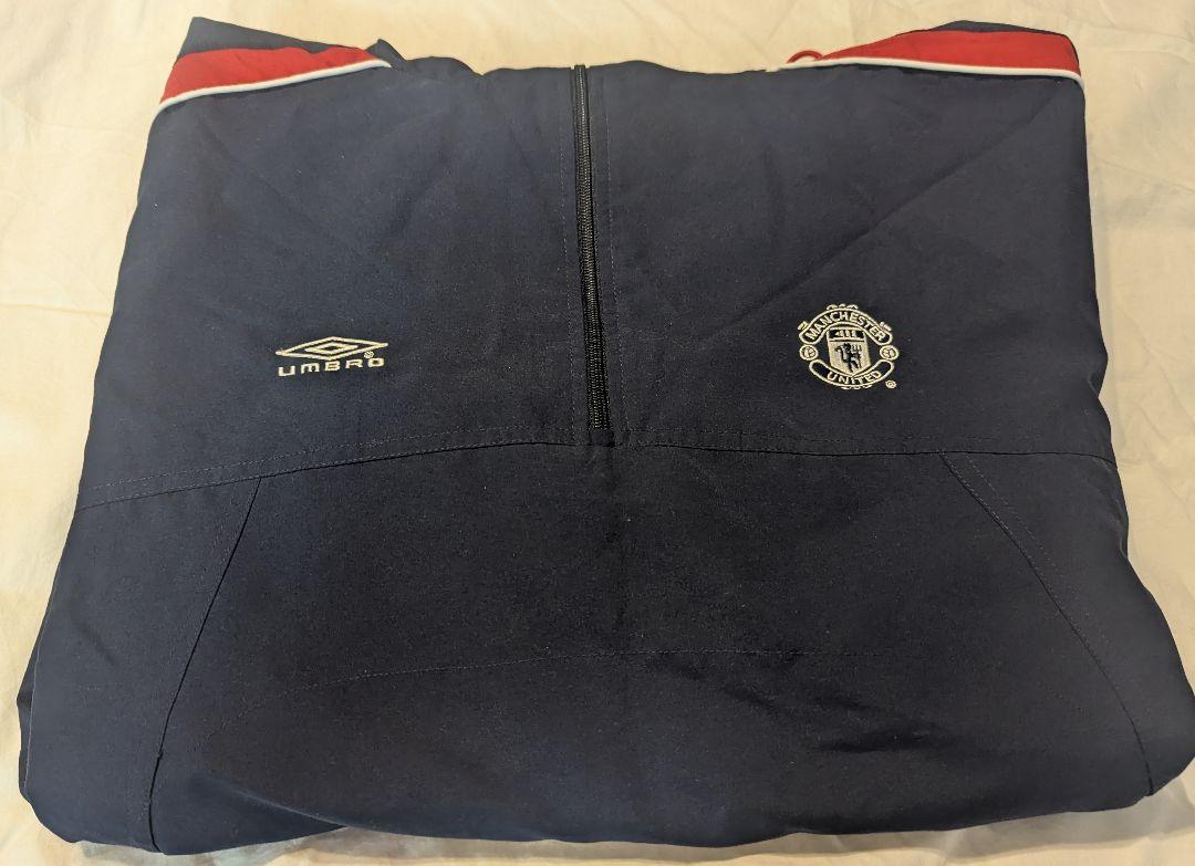 希少☆　UMBRO　マンチェスターユナイテッド　ウィンドブレーカー　L　傷あり