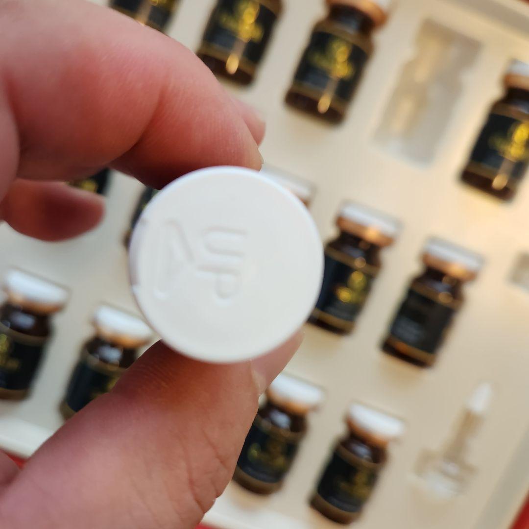 ケアーセル carecell ヒト幹細胞培養液20% 6ml×15本(2箱) ケアーセル carecell ヒト幹細胞培養液20% 6ml×15本(1箱)