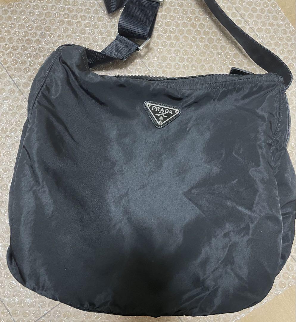 PRADA  ショルダーバック　斜め掛けブラック  難有り　中古品